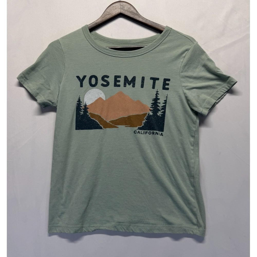Zoe‎ + Liv T Shirt Womens S Sage Green Graphic Yosemite National Park California